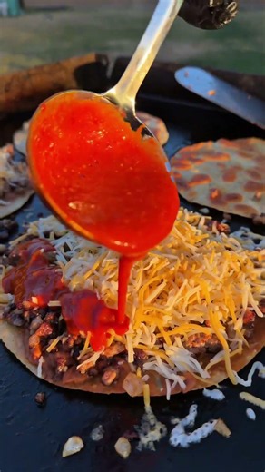 Taco Bell Mexican pizza at home #food #tacobell #easyrecipe #mexicanfood