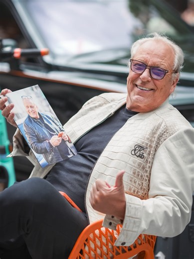 Da konnte ich dem Klaus doch noch das Foto schenken 😬 Und ihr könnt die 500 Euro gewinnen. So könnt ihr mitmachen: Einfach den Beitrag kommentieren und auf Folgen klicken. Zeitraum bis 23.06.2026 12 Uhr. Der/die Gewinner/in wird im Anschluss persönlich benachrichtigt. Dieses Gewinnspiel steht in keine Verbindung zu Tiktok. #streetphotography