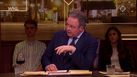 .@ministerBZ Tom Berendsen vertrouwt niet alle ministers van Buitenlandse Zaken. "We kennen de banden van Hongarije met Rusland. Hongarije blokkeert al heel lang besluitvorming en chanteert Europa. Daardoor kan niet alle informatie gedeeld worden." #WNL #CafeKockelmann