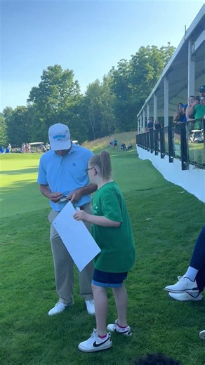 Payton Pritchard signs autographs at Drive Fore Kids