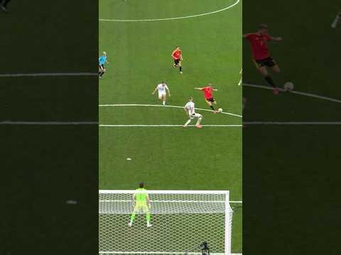 De Bruyne with a stunner for Belgium! 🇧🇪 #FIFAWorldCupOnYT
