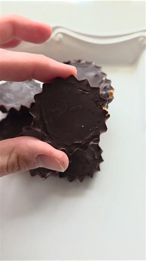 Healthy & Homemade Peanut Butter Cups #healthytreats #fromscratch