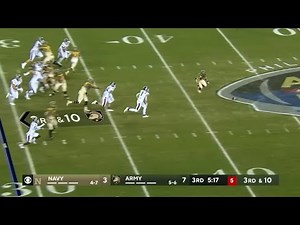 Army loses 25 yards in one play after botched snap vs Navy