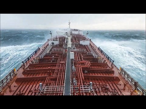 15 EXTREME WEATHER MOMENTS - caught on camera