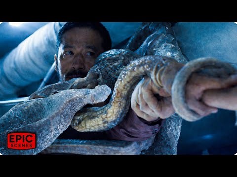This Rescue Comes With a Killer Alien | LIFE (Horror Clip)