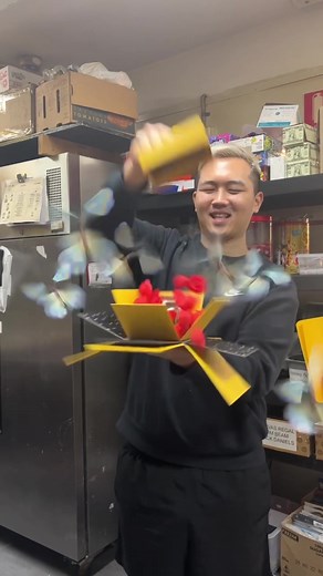 How to Create an Explosion Butterfly Box with Flying Butterflies