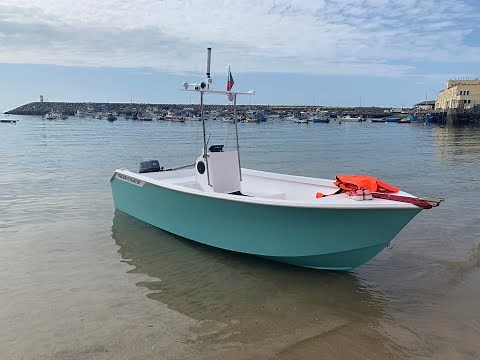 MARGNÍFICO - homemade strip planked boat building (plywood and wood strips)