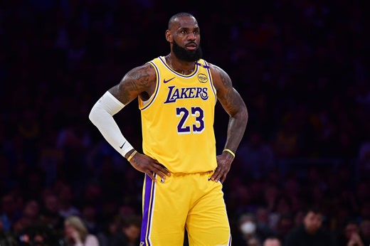 "LeBum, you'll never beat Jordan" - LeBron James heckled by salty Knicks fans during Lakers star's New York visit
