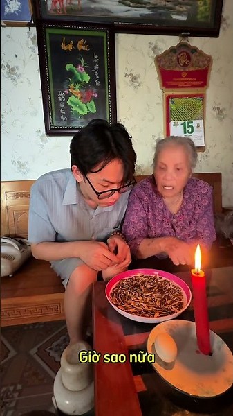 Tell her the secret about sunflower seed shells and the ending…a life lesson…#doduyhieu #shorts