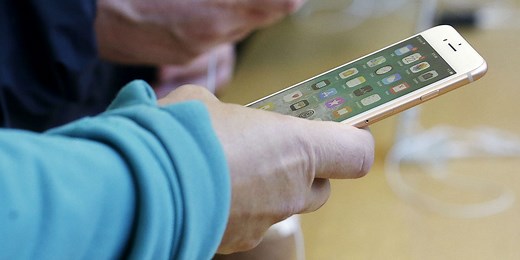 How to create and customize folders on an iPhone to organize your apps