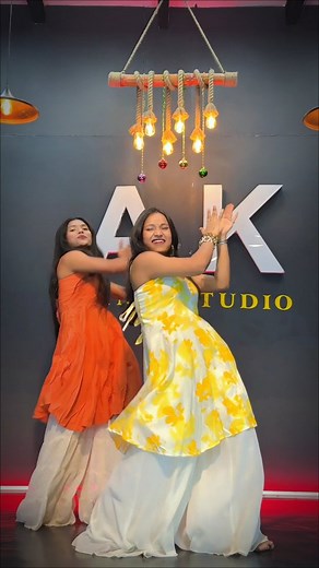 Jhoom Barabar 😍 @dancewithhemlata #dance #dancevideo #dancer #dancecover #newtrend #trending #explore #reels #viral #dancewithhemlata #reelsindia #girlsdance #weddingsongs #weddingclothes #weddingdays #weddingcollection #dancewithhemlata | Hemlata Dancer