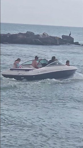 BOAT CRUISING FUN AT THE VENICE FLORIDA JETTY