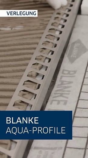 Bodengleiche Duschen ohne Duschtassen mit den BLANKE AQUA-PROFILEN ✨ Die Gefälle- und Duschprofile von Blanke Systems vermeiden Zuschnitte der Fliesen im Gefälle der Dusche. Perfekt kombinieren lassen sich die Duschprofile mit einer Entwässerungslinie. Unsere Glashalteprofile sind TÜV-zertifiziert und auch ohne Stabilisator besonders sicher. Ein entscheidender Vorteil: Die BLANKE AQUA-PROFILE werden mit dem Fliesenbelag zusammen eingebaut, so entsteht keine Perforation der Abdichtung im Nassbere