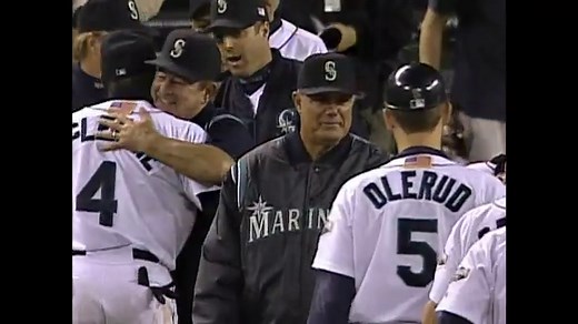 Mariners win 116th game of 2001