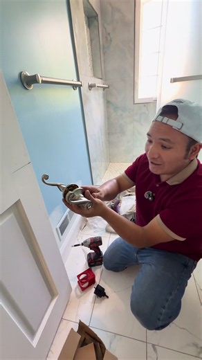 Cómo instalar una chapa de puerta y cuánto cobrar