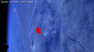 Alien-Forscher entdecken UFO hinter Tesla