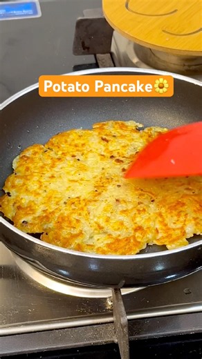 Potato Pancake🌼😍 Recipe #potatopancake #snack #crunchy #aloosnacks #shortvideo #viralvideo #foodie
