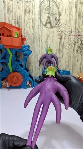 👽 Stretch to the Moon! Stretchy Alien Fun! #shorts