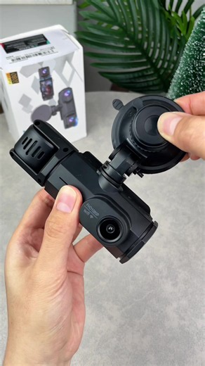 Fully Wireless Dash Cam That Records Everything