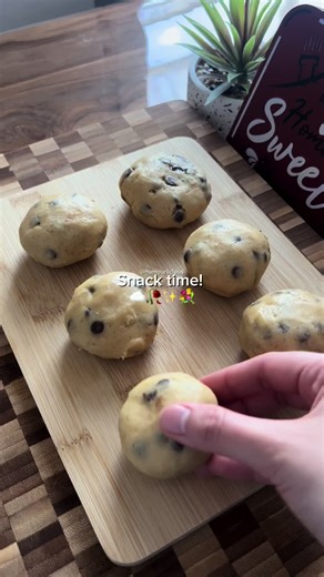 Yummiest Chocolate Filled Cookies! Must try out! Ingredients 🌸 1/2 cup Butter ( room temperature ) 5 tbsp Brown Sugar 3 tbsp Sugar Few drops of Vanilla Essence 1 Egg ( room temperature ) 1 1/2 cup Flour 1/2 tsp Baking Soda Pinch of Salt Chocolate Chunks Chocolate for filling - Take a bowl and add butter , sugar and vanilla essence! - ⁠Mix until it gets creamy texture then add egg! And mix well! - ⁠Then add dry ingredients and mix gradually! - ⁠ Add chocolate chunks and mix gently! - ⁠Freeze it 