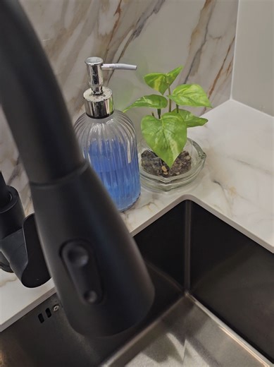 When dream comes true 🥰🥰🥰 a beautiful journey for a beautiful house~ Material: Alumunium honeycomb SPC in code soft grey Site : Tangkak #longwidealuglass #dapuraesthetic #kabinetaluminiummelaka #kabinetaluminiumjohor #kabinetcustommelaka