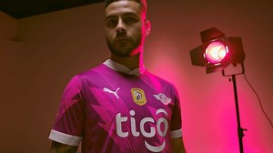 CREADO EN LA HUERTA, SIEMPRE GUMA💜 Presentamos la Tercera Equipacion 2023/24 Club Libertad x PUMA Football Disponibles en las tiendas desde el Domingo 1 de Octubre 📌 Puma Store Shopping del Sol 📌 Puma Store Shopping Mariscal 📌 Puma Store Paseo Galeria 📌 Puma Store Shopping Pinedo 📌 Puma Store San Lorenzo Shopping #FOREVERFASTER | Puma Paraguay