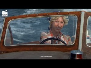 Jaws 2: Shark attacks water skiing HD CLIP