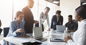 Guide to B2B Sales Process: Definition, Examples & Strategies