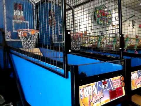 Chuck E.Cheese - basketball hoops