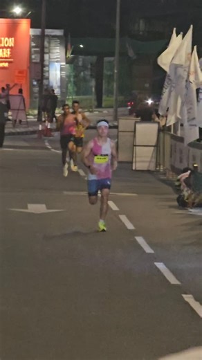 🏁 Finish Line Moments – KL10K An exciting finish featuring three strong performances: 🇲🇾 4th Place – Malaysian Men: Pang Keat Tung (00:35:25) 🇲🇾 2nd Place – Malaysian Veteran Men: Muhaizar Mohamad (00:35:29) 🇲🇾 5th Place – Malaysian Men: Roger Roy (00:35:29) Respect to all three runners for a hard-fought race 👏🔥 #KL10K #10KM #RaceFinish #RunningMalaysia #CheckPointSpot YourRaceStartsHere | Checkpointspot