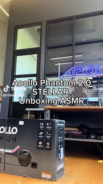 APOLLO PHANTOM 2.0 STELLAR Electric Scooter Unboxing