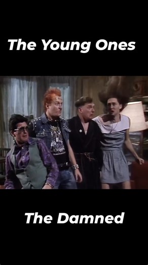 Happy Birthday David Vanian! 🎂🖤 Born David Lett on 12 October 1956, Vanian is the charismatic frontman of the pioneering English punk #band The Damned. The Young Ones was a British television series that aired on BBC2 from 1982 to 1984.Its anarchic, offbeat humor helped bring alternative comedy to television in the 1980s and made its cast and writers household names. The show was soon aired onMTV, one of the first non-musical shows on the network in its early days. Xavier Parellada Emb recorda