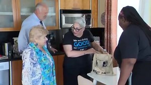 Goodman Jewish Family Services delivers Rosh Hashanah care packages to Holocaust survivors in Broward - WSVN 7News | Miami News, Weather, Sports | Fort Lauderdale