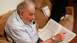 Edward Simons, at 100, will conduct at 9/11 concert