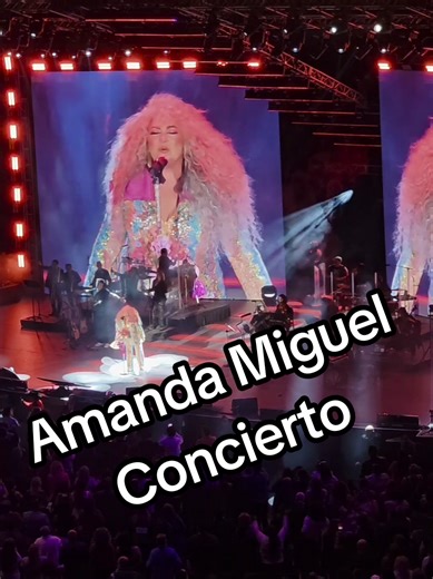 Hay conciertos que se disfrutan… y otros que te hacen llorar desde el alma. 💜 Hoy lloré en el concierto de Amanda Miguel. Escuchar a Amanda Miguel en vivo es una experiencia que se siente en el corazón. Su gran voz sigue siendo poderosa, intensa y llena de historia… simplemente espectacular. Cantó tantos éxitos que todo el público coreó a todo pulmón: Él me mintió, Castillos, Mi buen corazón, Dudas… canciones que han marcado generaciones. Pero hubo un momento que me rompió el corazón bonito… cu