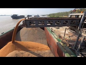 Large barge 10000 tons loading and unloading river sand