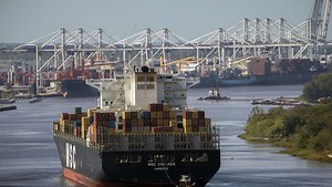 Watch: Time-lapse video of container ship leaving Savannah port