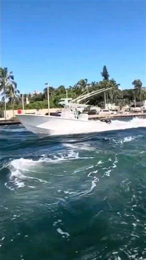 Smoothest Cabin Boat Ever?! 😳🔥 Cruising the Boynton Beach Inlet Like a Dream!