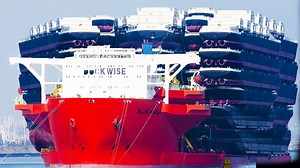 The ship that ships ships - How heavy lift transport works