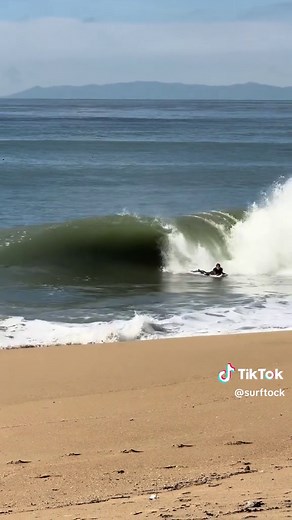 Epic Surfer Wipeouts on Massive Waves