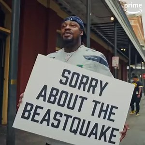 “Sorry about the BeastQuake.” Never forget when Marshawn reminded Saints fans about his legendary touchdown. 😅 🎥Nfl on Prime | Captain SeaHawk