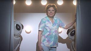 All The Kate McKinnon Alien Abduction SNL Sketches And Some Funny Backstory Behind The Character