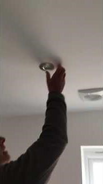 HOW TO Change A Spotlight Bulb