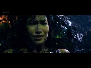 Beyond Skyline (2017): Elaine gives birth in the spaceship