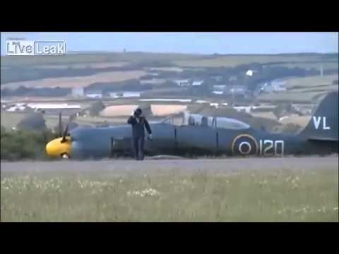 Hawker Sea Fury crash landing at Air Show
