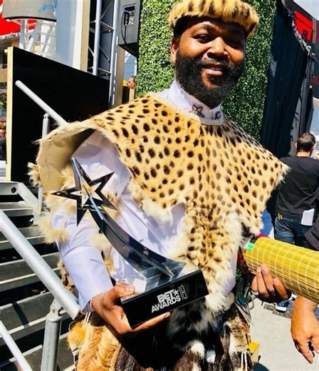 South African Artists and Fans Celebrate Sjava Winning a BET Award | OkayAfrica