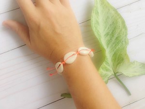 DIY Cowrie Shell Bracelet Tutorial - Crafting on the Fly