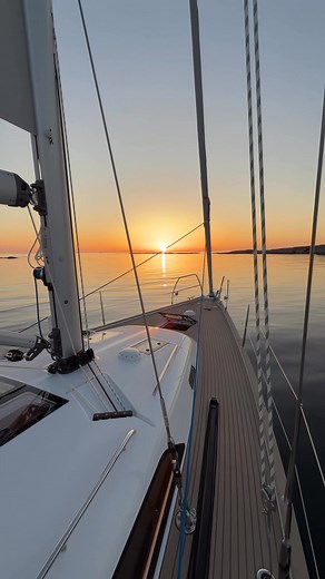 The Hallberg-Rassy 40C Come and see the world premiere for the all-new Hallberg-Rassy 370, as well as the 40C and 340 at the world's largest boat show, Boot Düsseldorf in Germany, from 17-25 January 2026 https://www.hallberg-rassy.com/yachts/hallberg-rassy-40c | Hallberg-Rassy