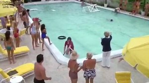 Caddyshack (1980) 😂 Remember the “💩” in the pool scene? | 70s,80s,90s everything, some 00's