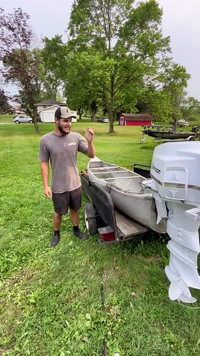 Odds we make it past the boat ramp? #boat #canoe #johnson #wakeboarding #bassfishing #portaging #haulin #fastasyoucan #boating #50hp #skiboat #summervibes #fyp #fypシ゚viral